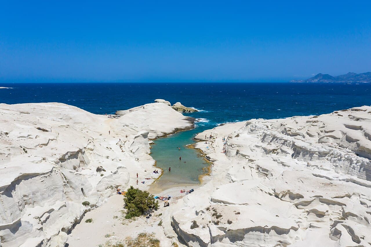 Sarakiniko Ay Yüzeyi Kayalıkları